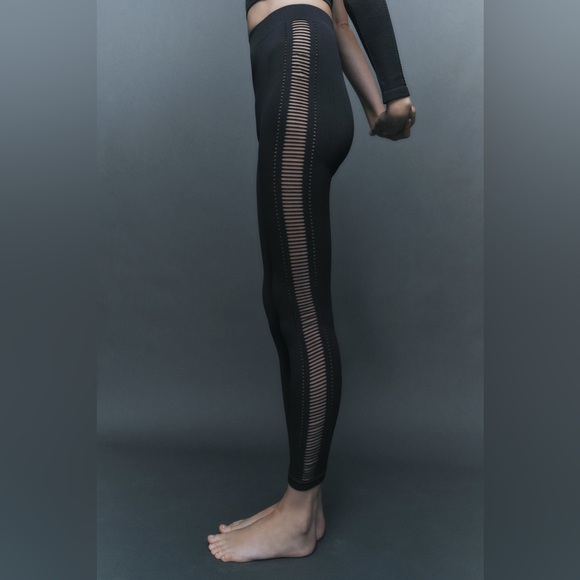 New Zara Cut Out Seamless Leggings Size M-L 7901/896 - Picture 4 of 10